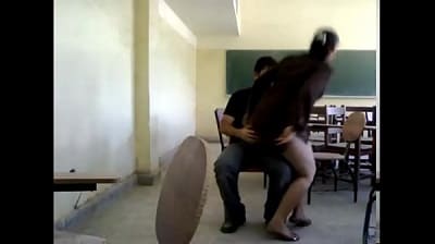 سكس عراقي ساخن المدرس ينيك الطالبة نيك مدارس عنيف